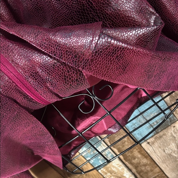 Kim Rogers Deep Red Leather Jacket - Picture 10 of 16